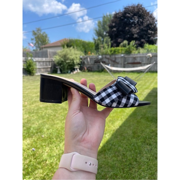 Tahari Danbury sandal/mules - Picture 3 of 4